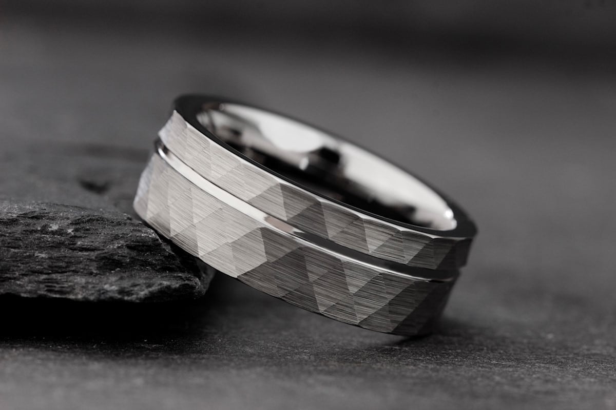 Why Choose A Hammered Wedding Band: Pros, Cons, And Essential Tips? - Gentlemen's Bands